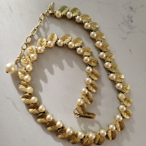 Rare! Vintage 1960s Trifari Pearl Leaf Collar Necklace